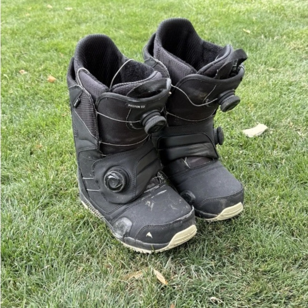 Burton step on boots with boa lacing